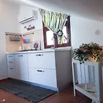 Mansarda Con Vista Piscina Дом отдыха Кампофеличе-ди-Роччелла